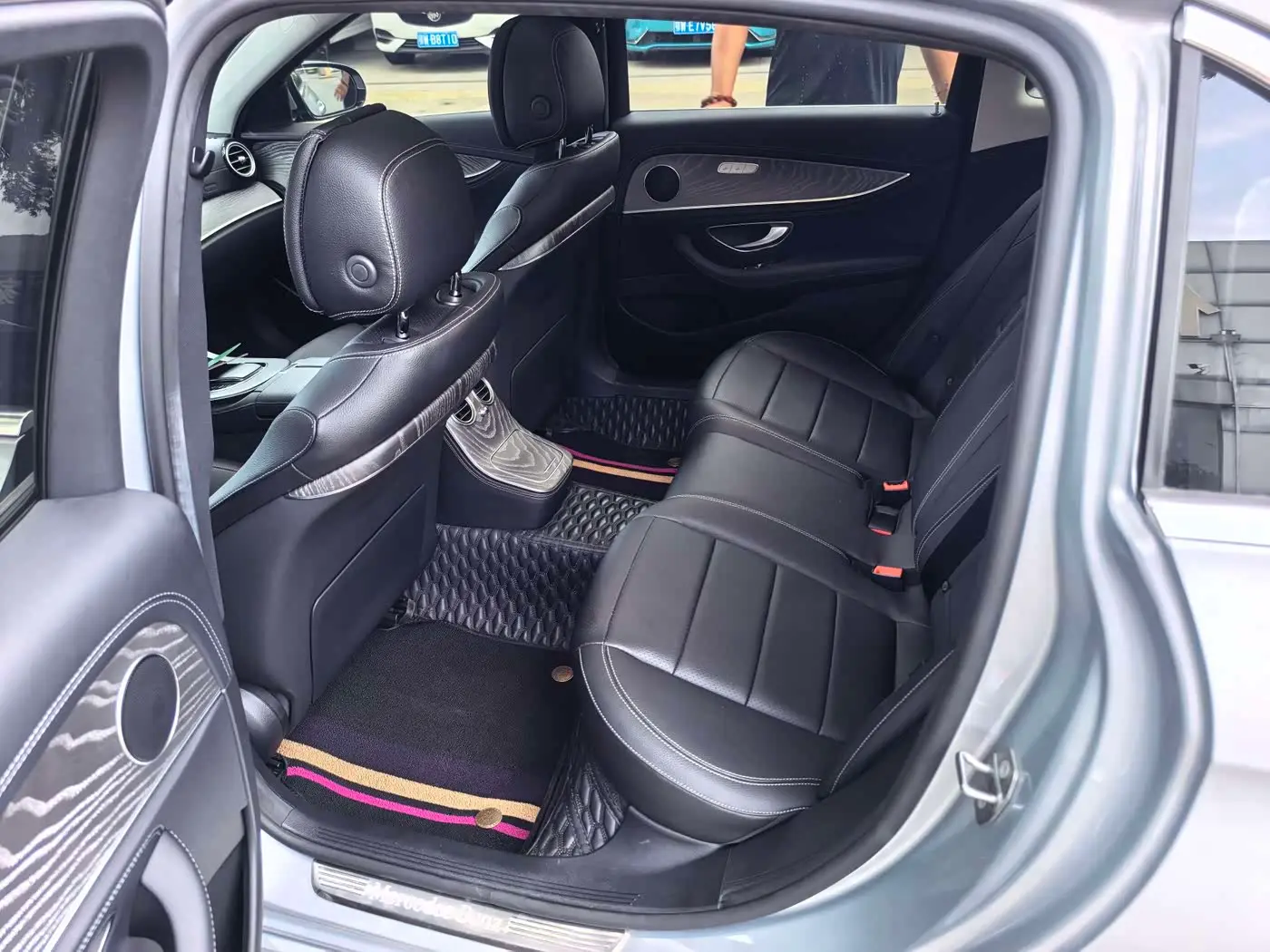 Mercedes-Benz E-Class 2022 — ფოტო 7/13