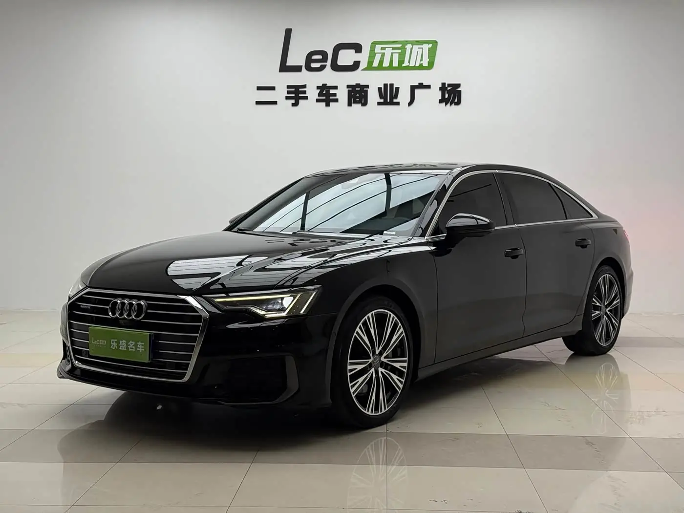 Audi A6L 2021 — Фото 1/20