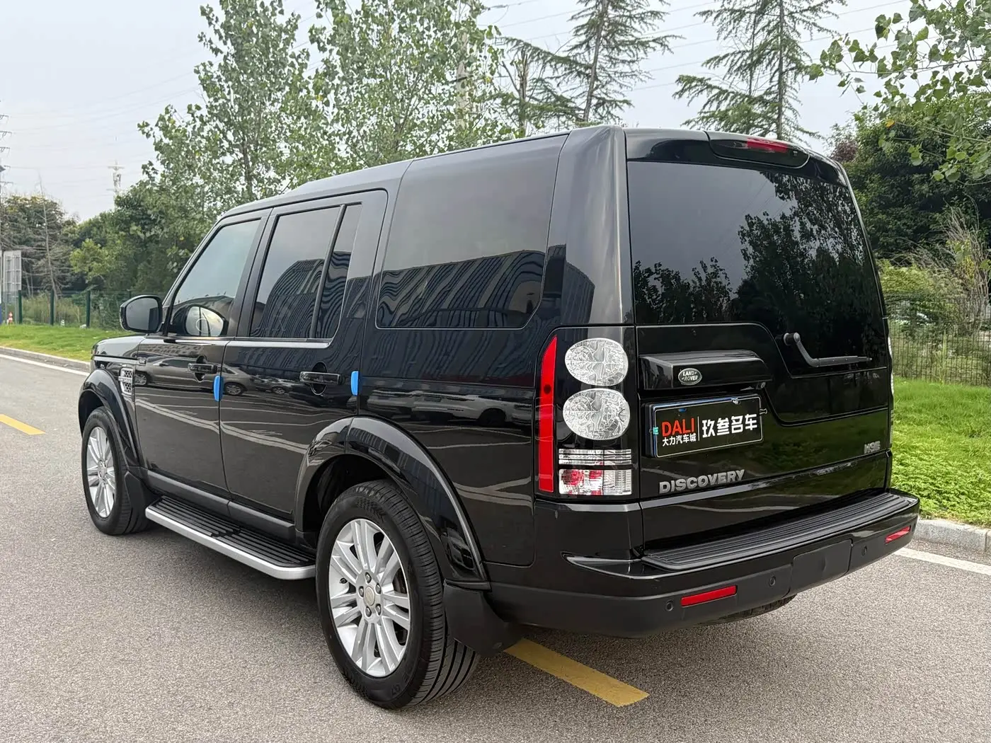 Land Rover Discovery 2014 — Photo 16/16