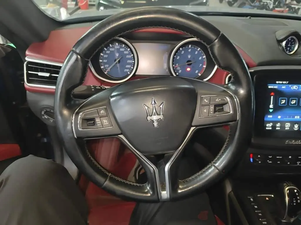 Maserati Ghibli 2017 — Photo 11/20