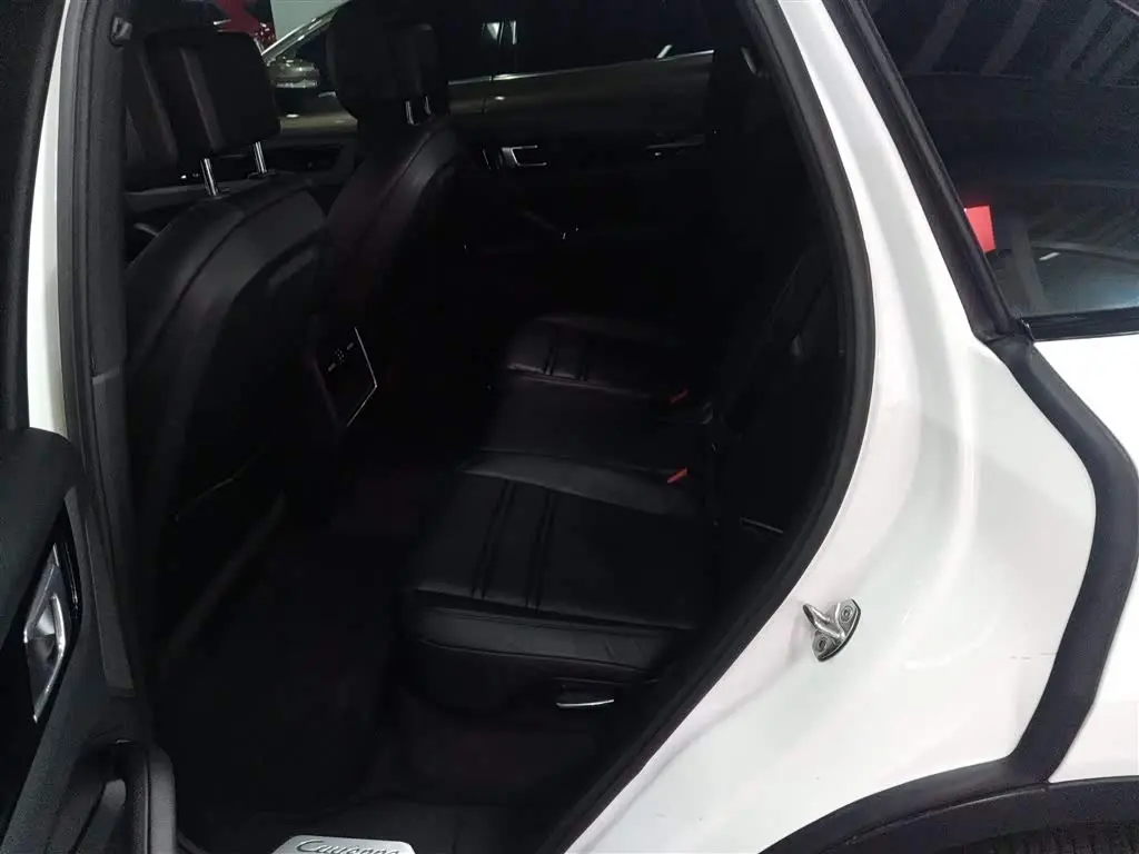 Porsche Cayenne 2018 — Photo 13/20