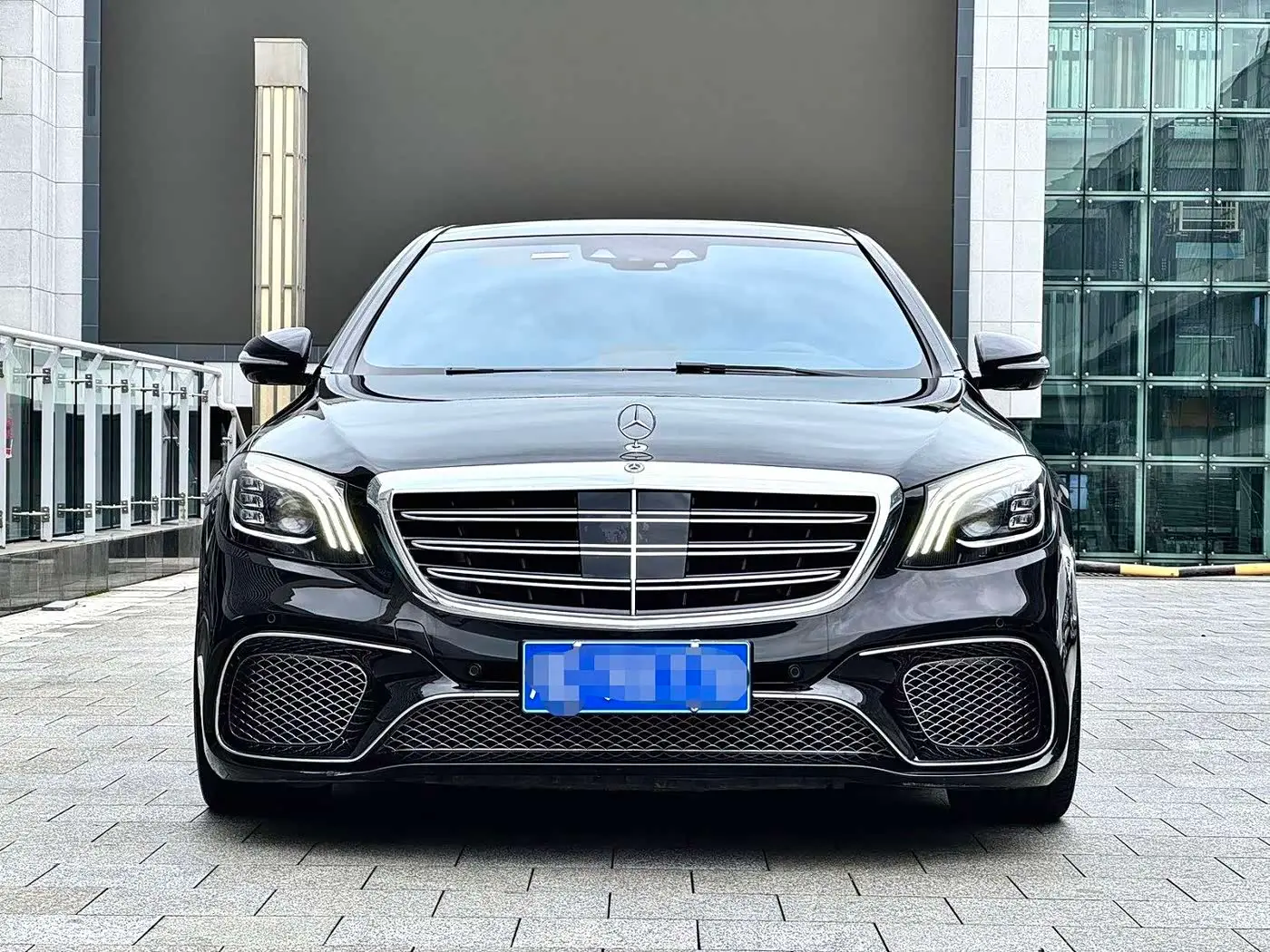 Mercedes-Benz S-Class 2019 — Photo 2/8