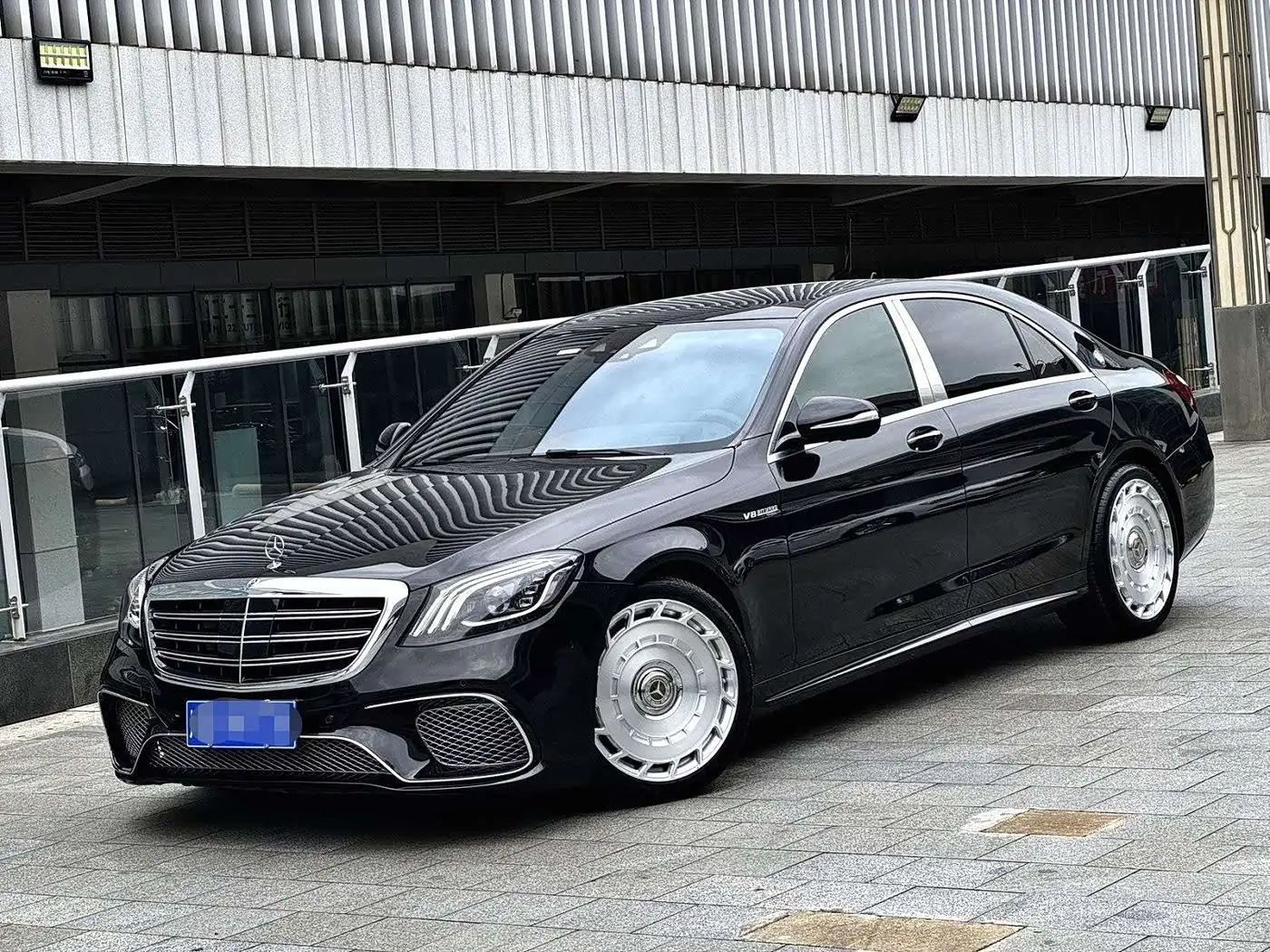 Mercedes-Benz S-Class 2019 — Photo 1/8