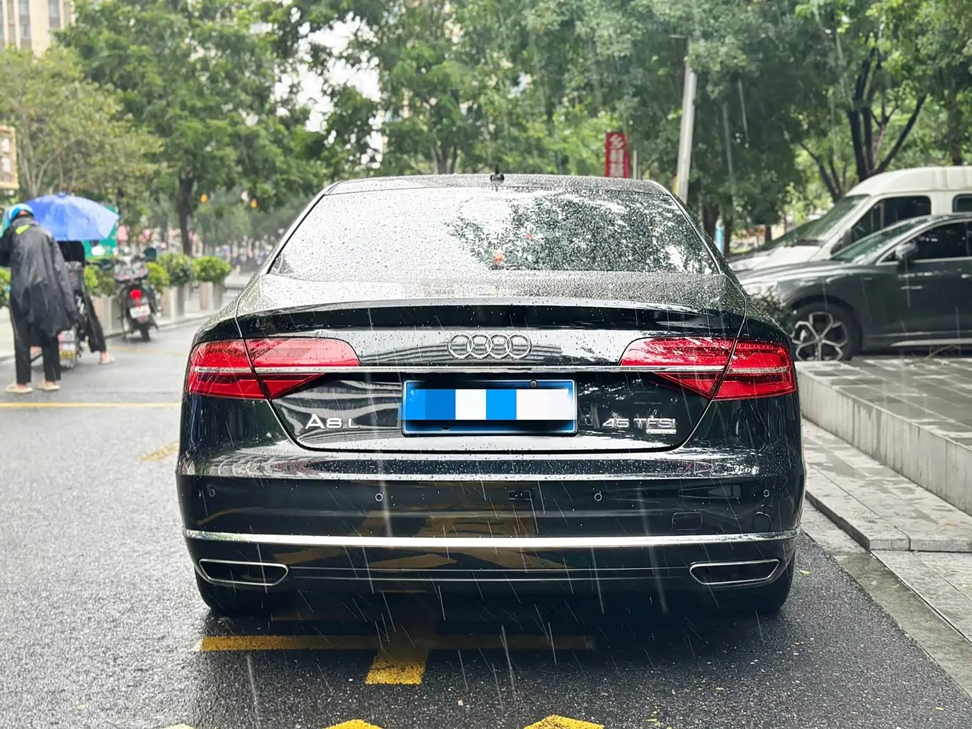 Audi A8 2016 — Фото 4/10