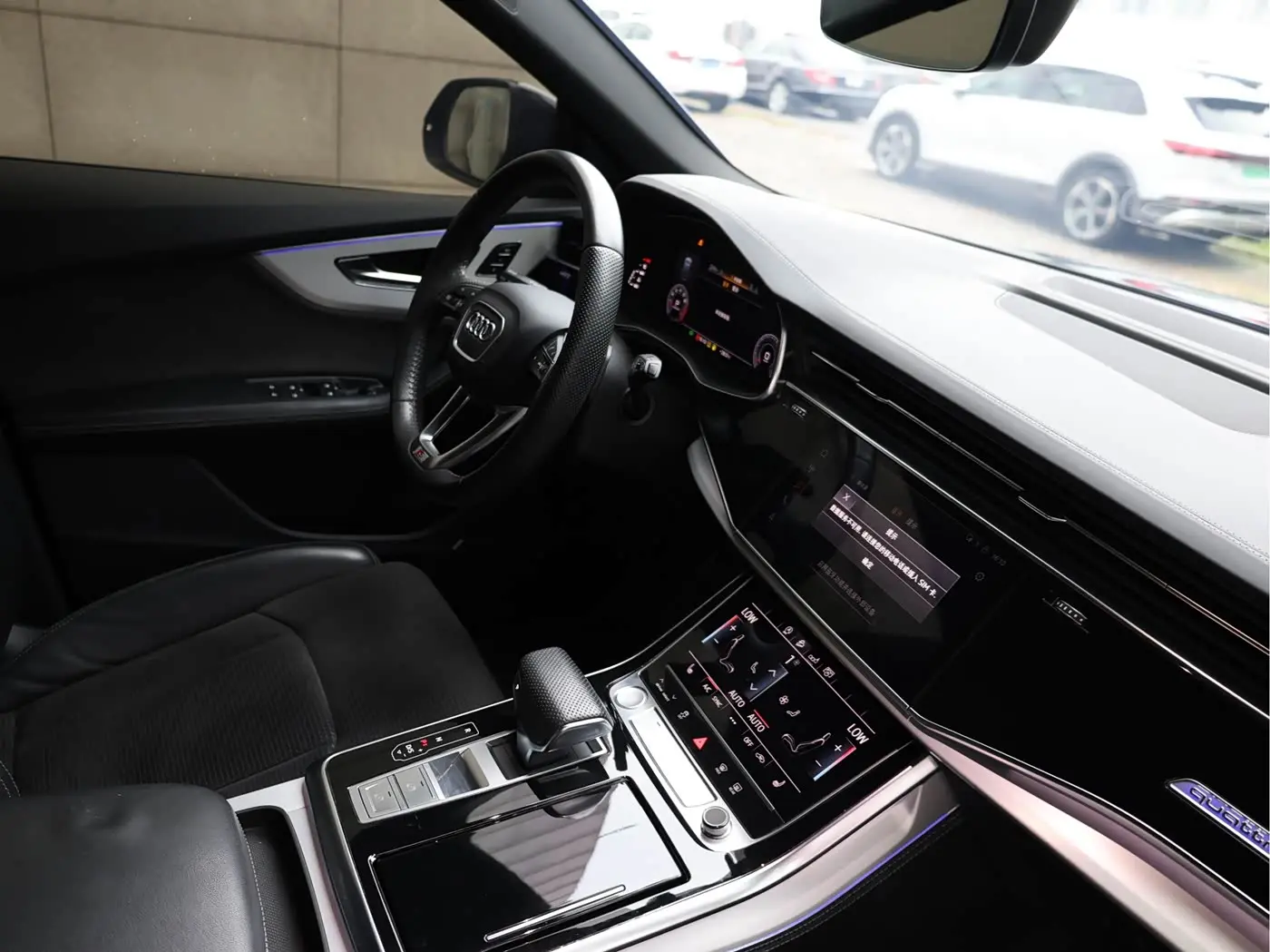 Audi Q8 2020 — ფოტო 18/18