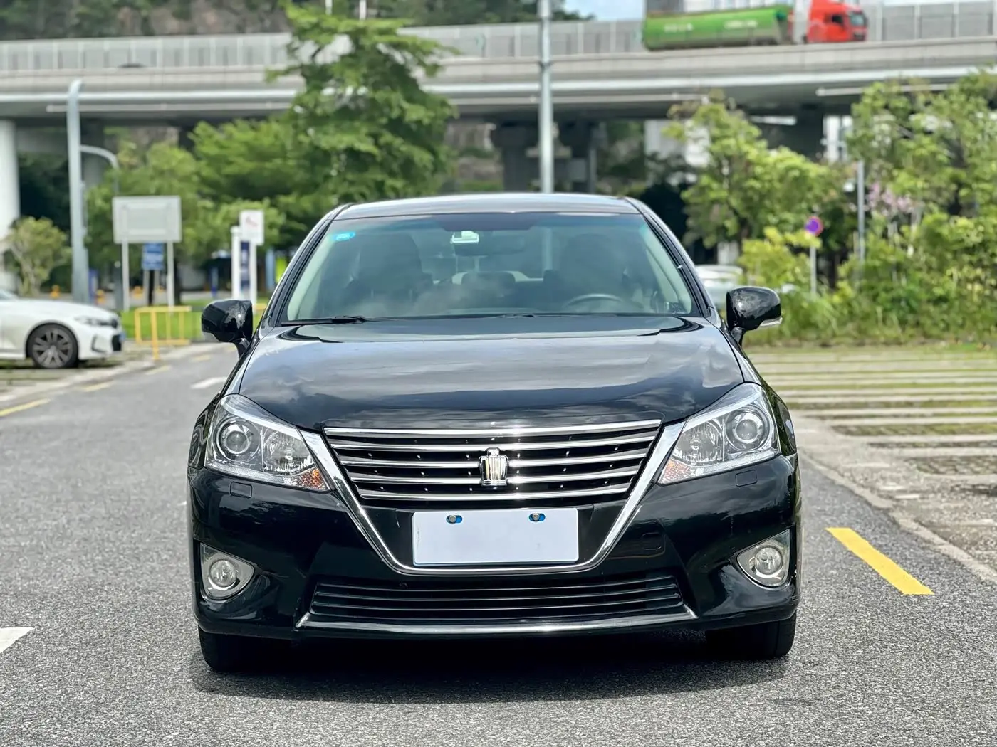 Toyota Crown 2015 — Фото 3/18