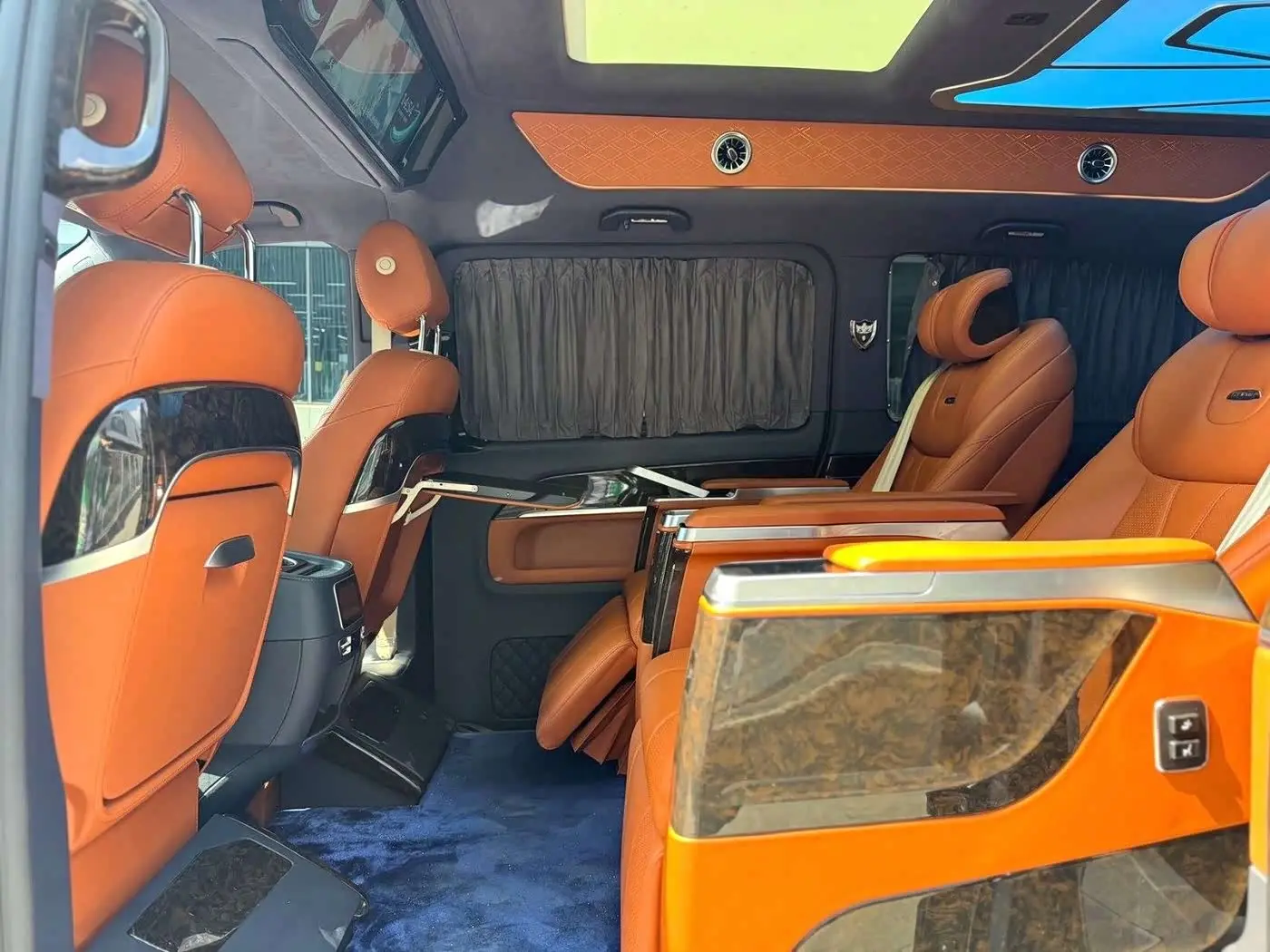 Mercedes-Benz V-Class 2023 — Şəkil 9/14