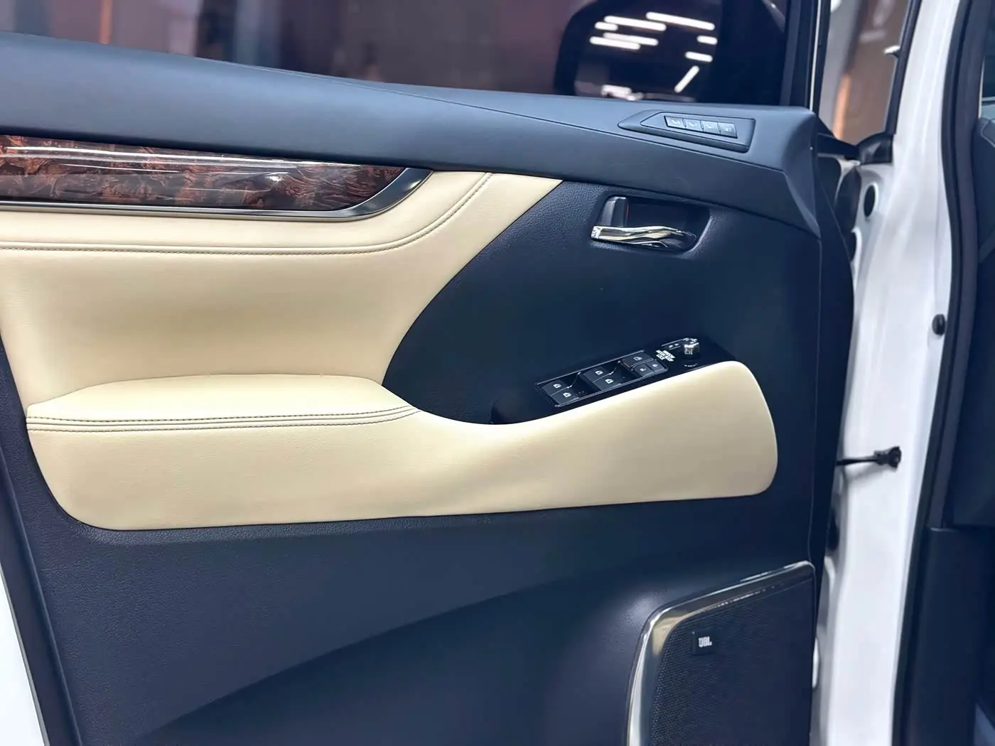 Toyota Alphard 2018 — Фото 5/20