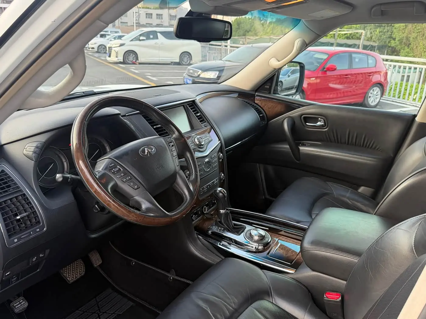 Infiniti QX80 2014 — Şəkil 4/9
