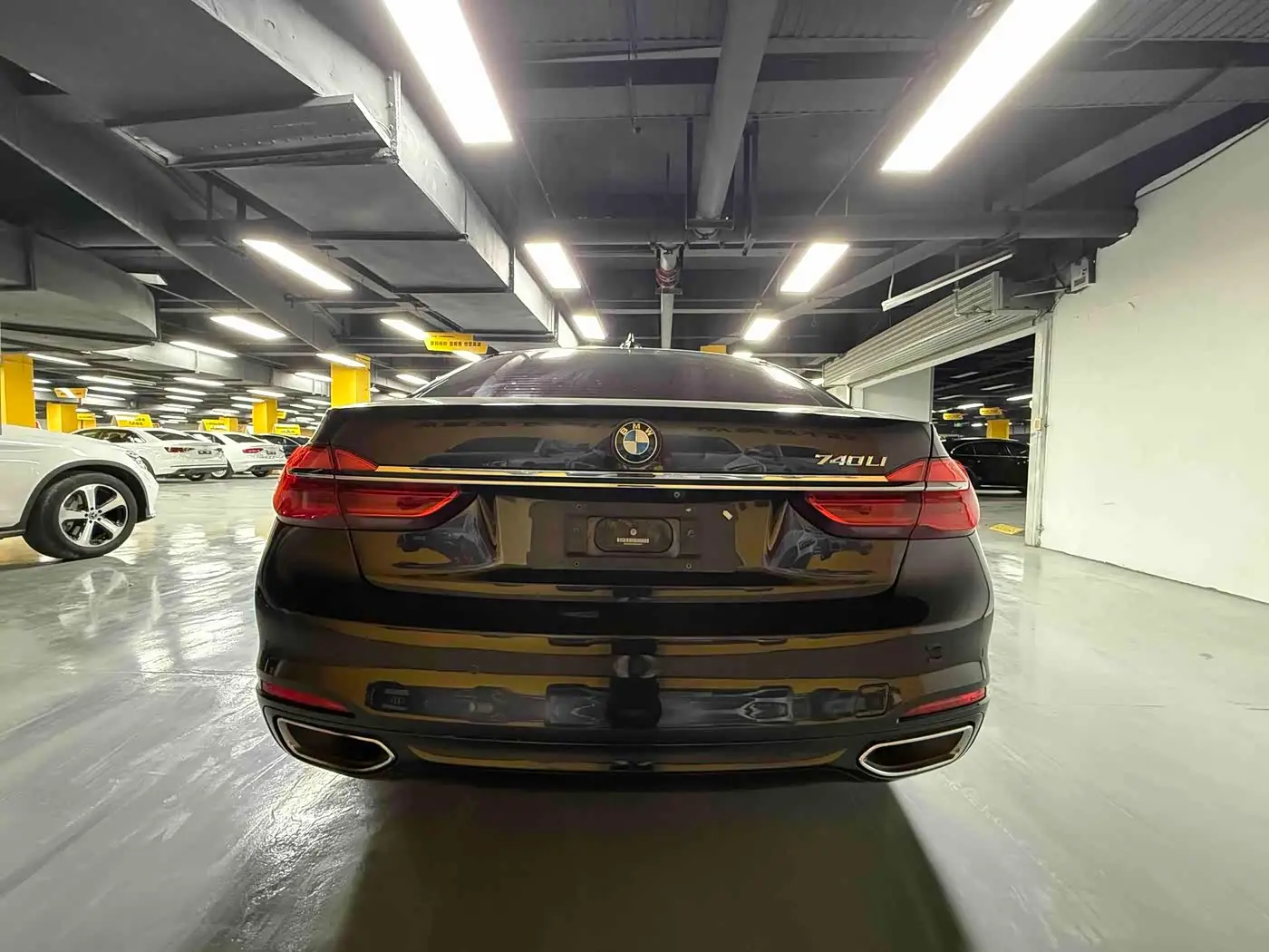 BMW 7 Series 2017 — Şəkil 9/10