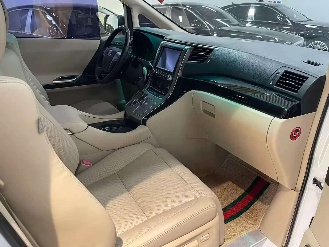Toyota Alphard 2014 — Şəkil 17/20
