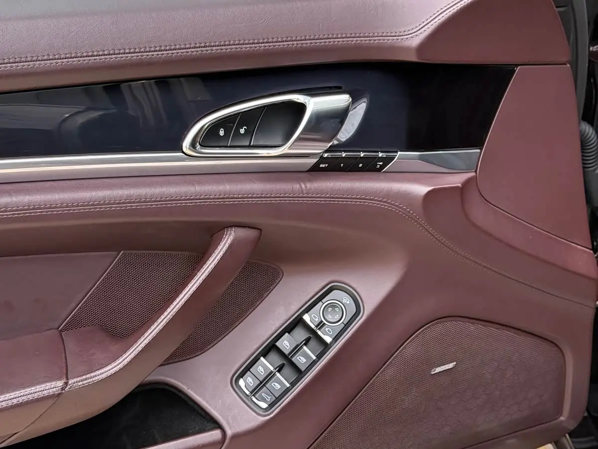 Porsche Panamera 2012 — Photo 17/20