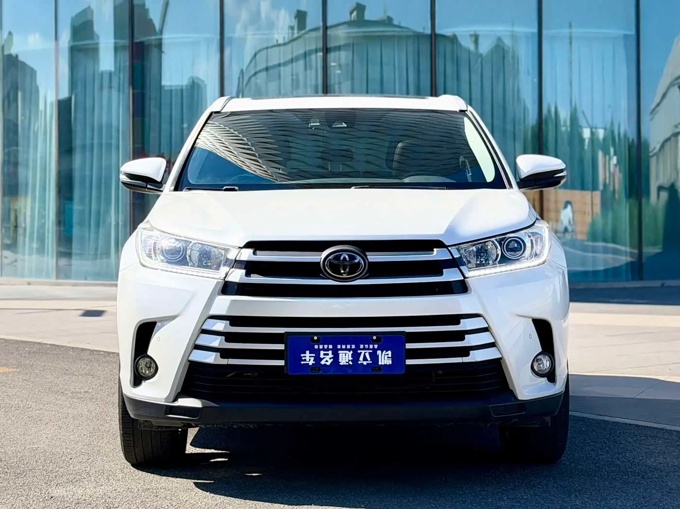 Toyota Highlander 2021 — Фото 2/13
