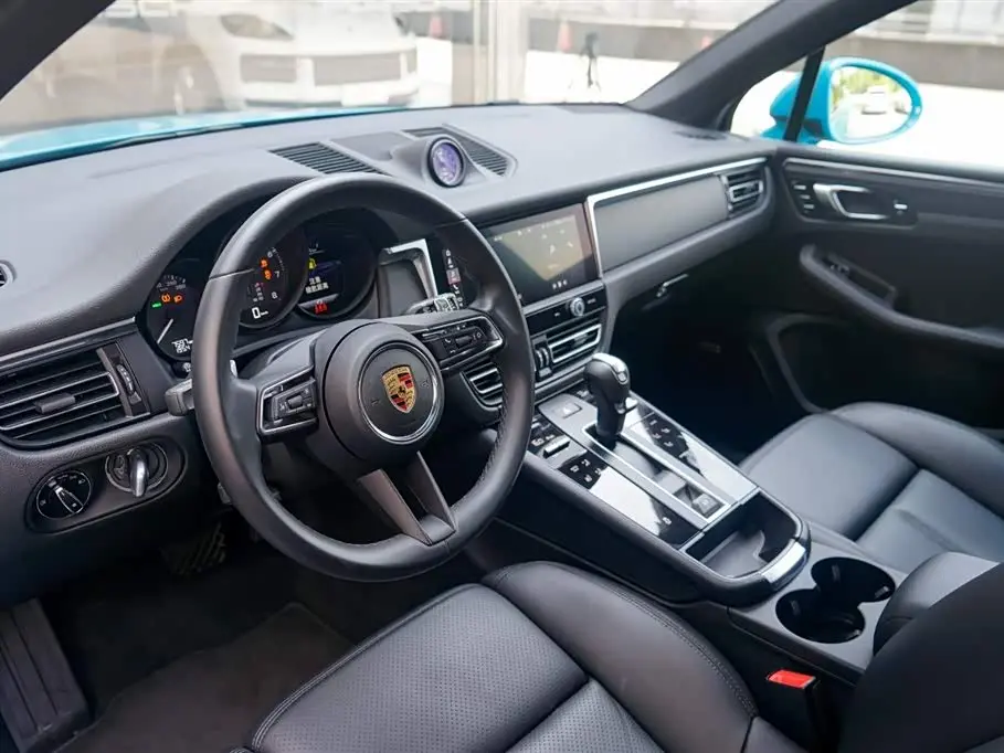 Porsche Macan 2024 — Photo 11/20