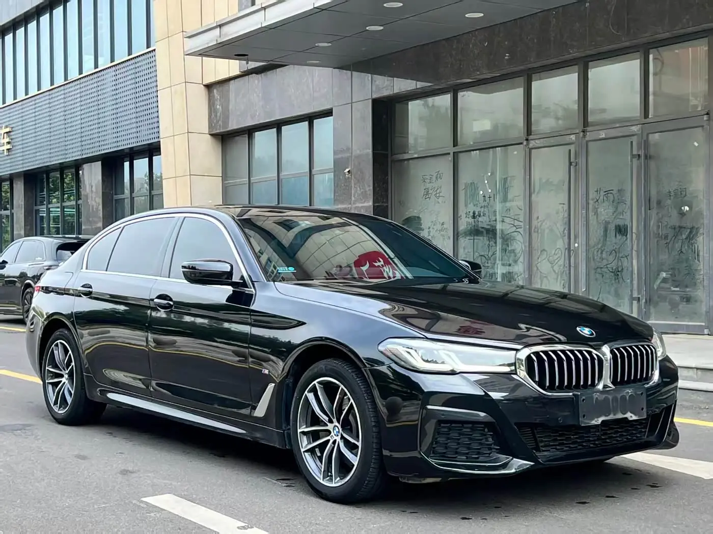 BMW 5 Series 2023 — Photo 3/9