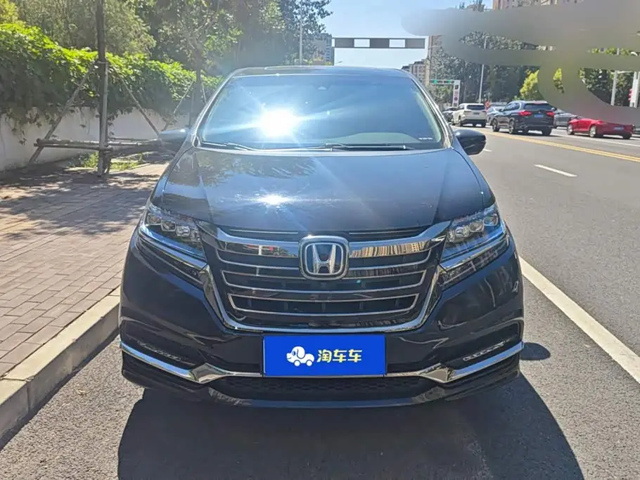 Honda Elysion 2021 — ფოტო 2/16
