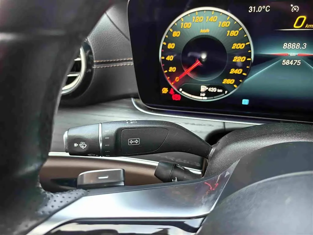 Mercedes-Benz E-Class 2021 — Photo 9/17