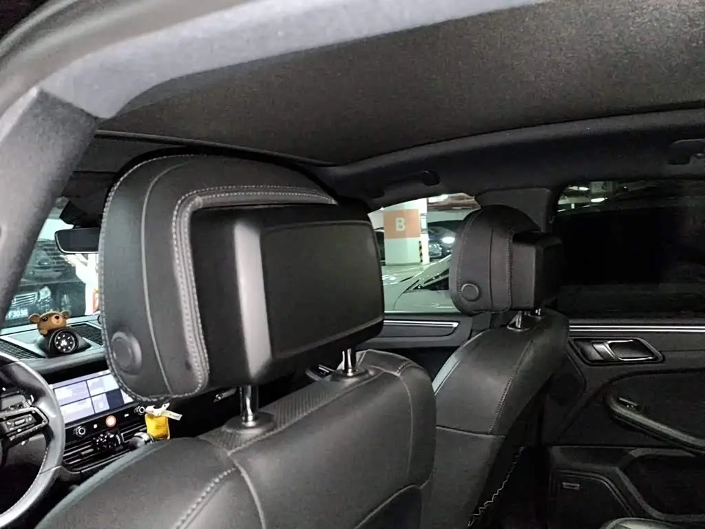 Porsche Macan 2023 — Photo 19/20