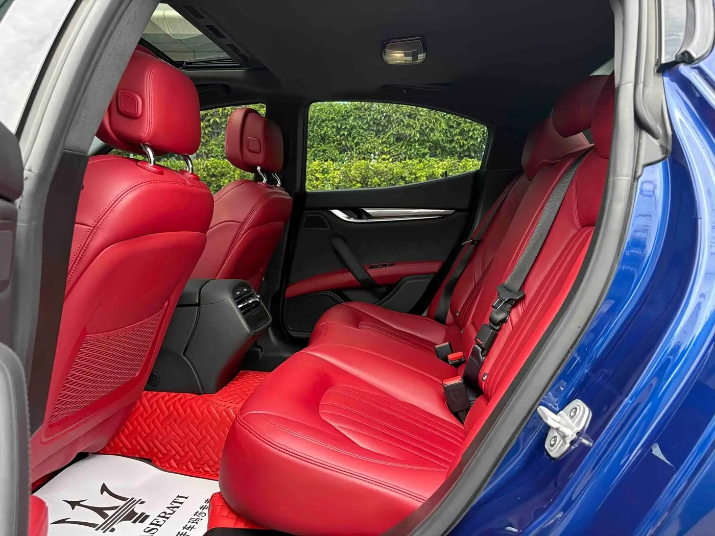 Maserati Ghibli 2020 — ფოტო 7/20