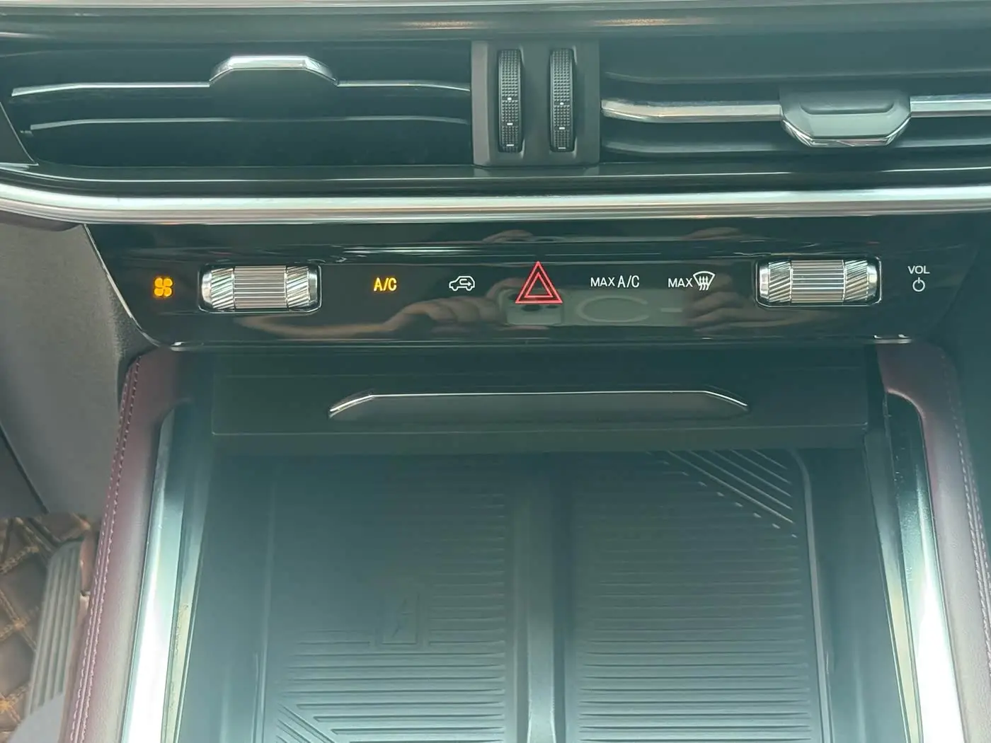 Ford Explorer 2024 — Şəkil 15/20