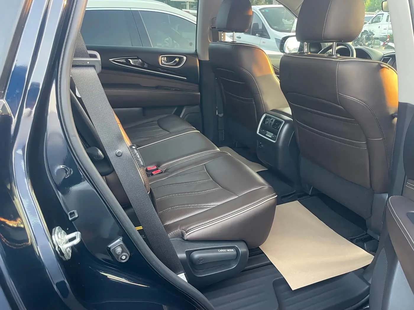 Infiniti QX60 2019 — Photo 16/17