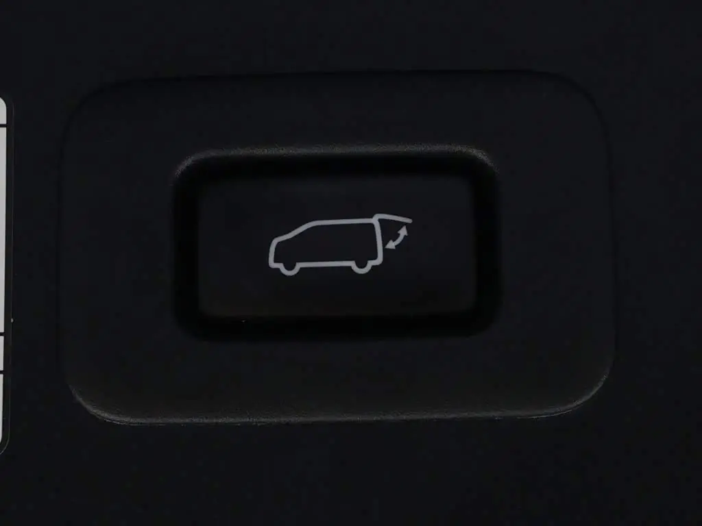 Toyota Alphard 2017 — Photo 13/20