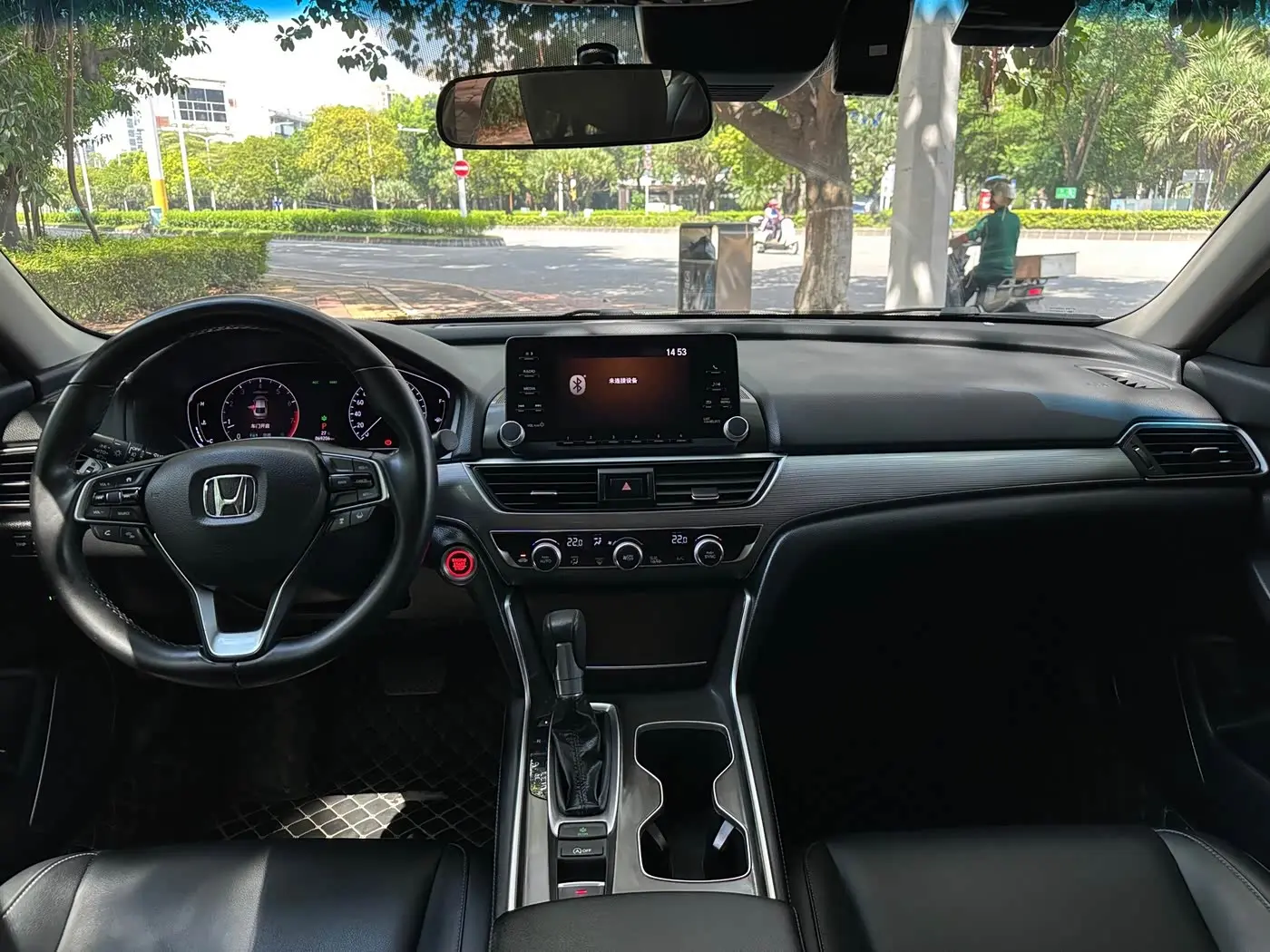Honda Accord 2019 — Photo 8/9