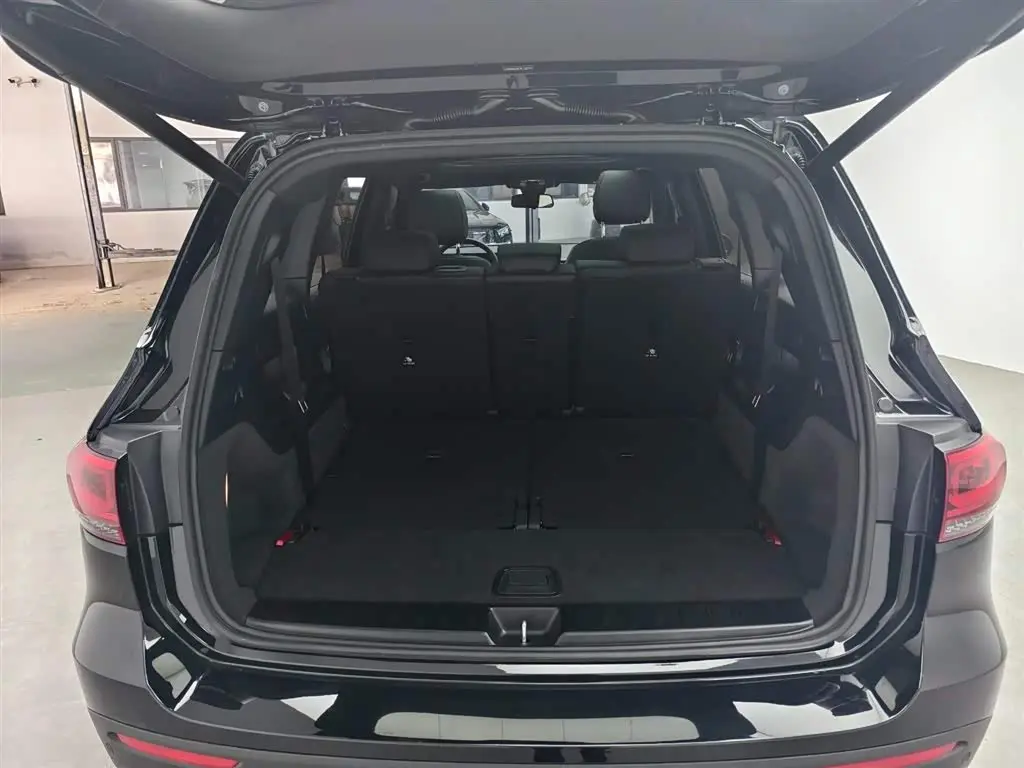 Mercedes-Benz GLB 2023 — Фото 8/15