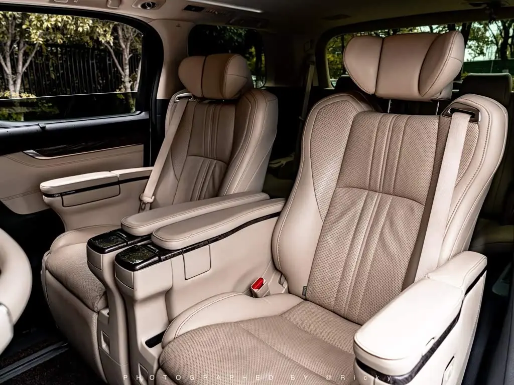 Toyota Alphard 2020 — Şəkil 16/18