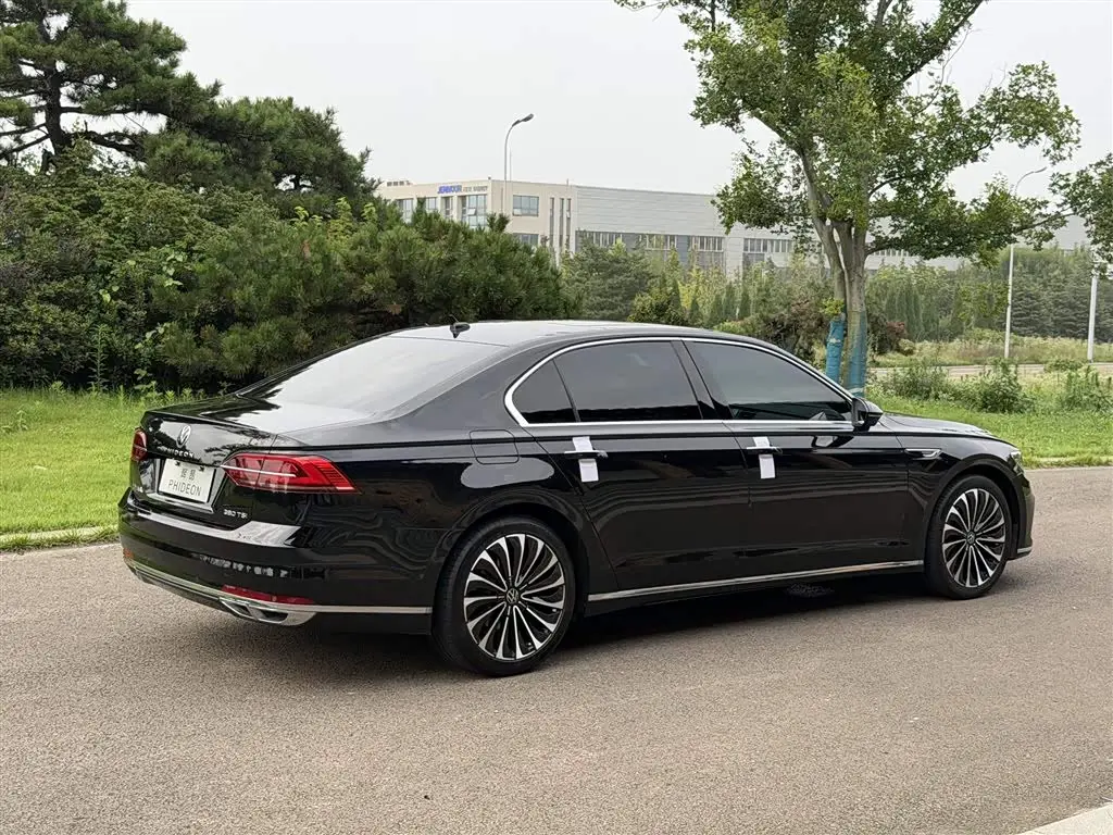 Volkswagen Phideon 2023 — Şəkil 4/9