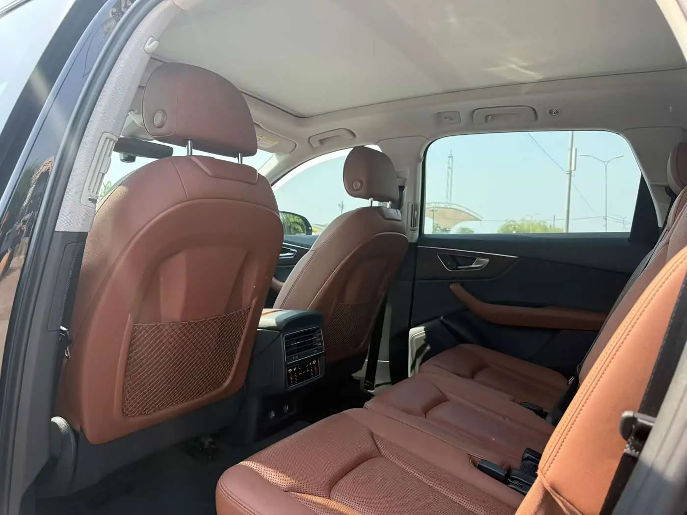 Audi Q7 2020 — Photo 9/9