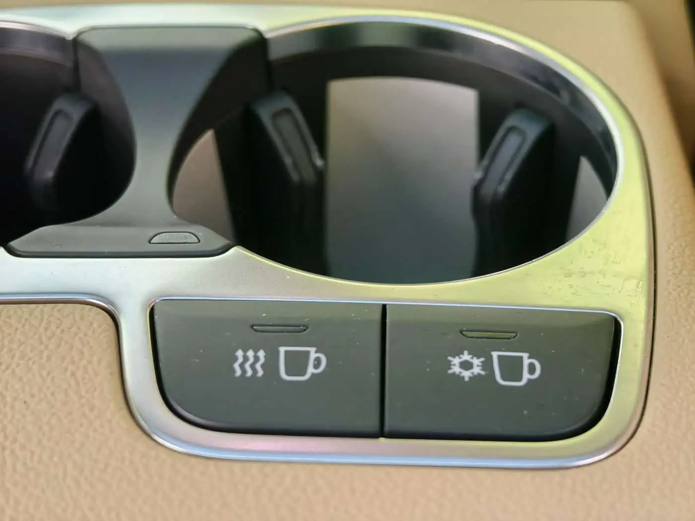 Audi A6L 2012 — Photo 11/20