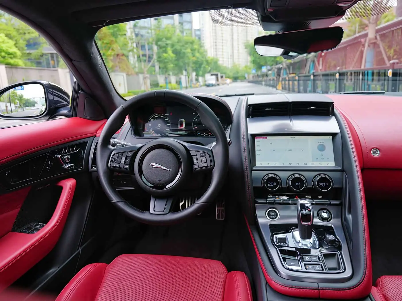 Jaguar F-TYPE 2024 — Photo 6/12
