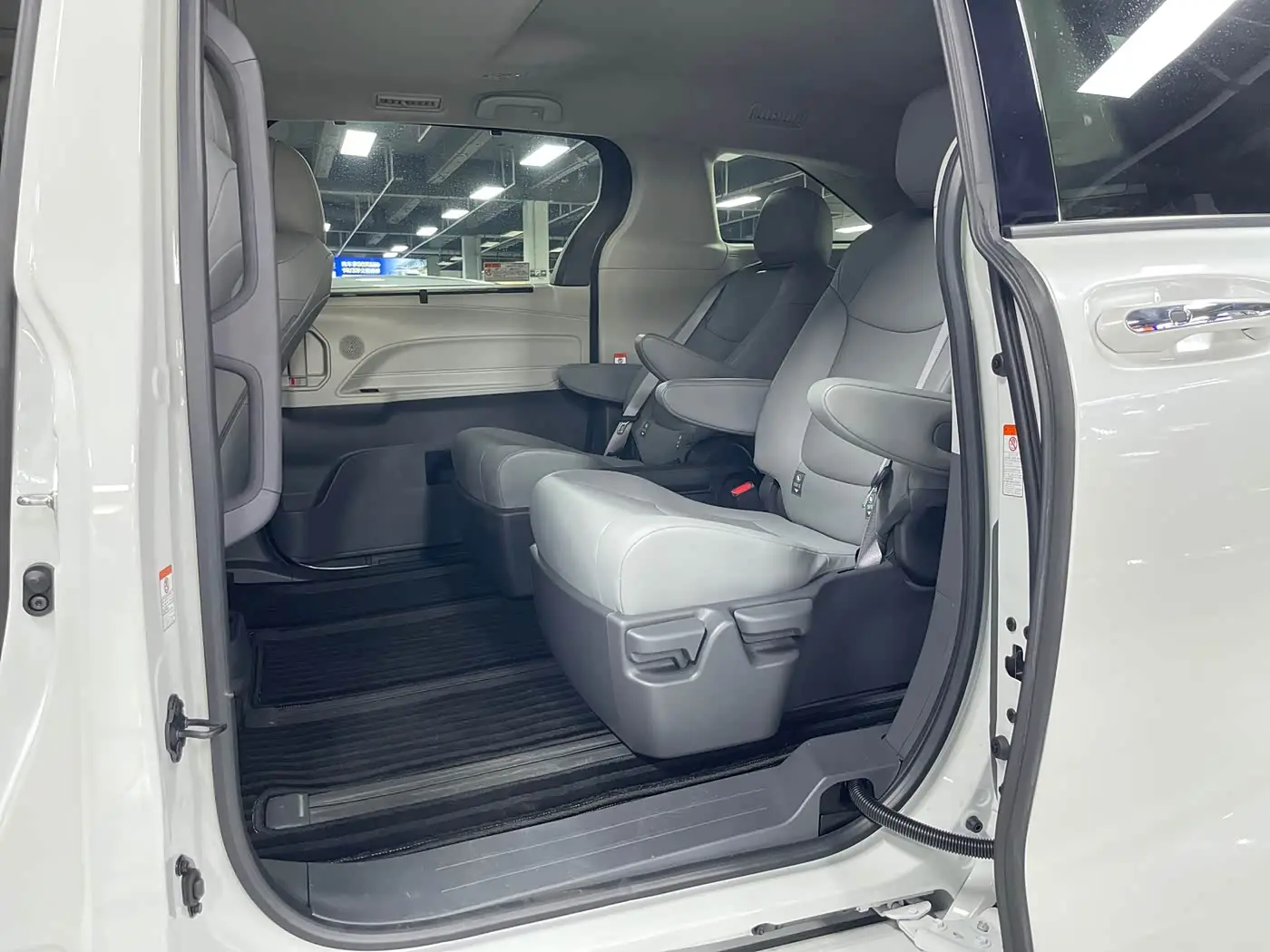 Toyota Granvia 2024 — Şəkil 8/19