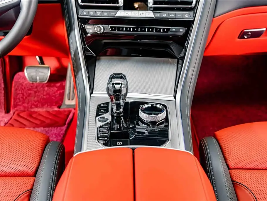 BMW 8 Series 2025 — Фото 15/20