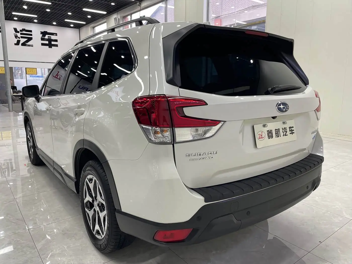 Subaru Forester 2022 — Фото 6/20
