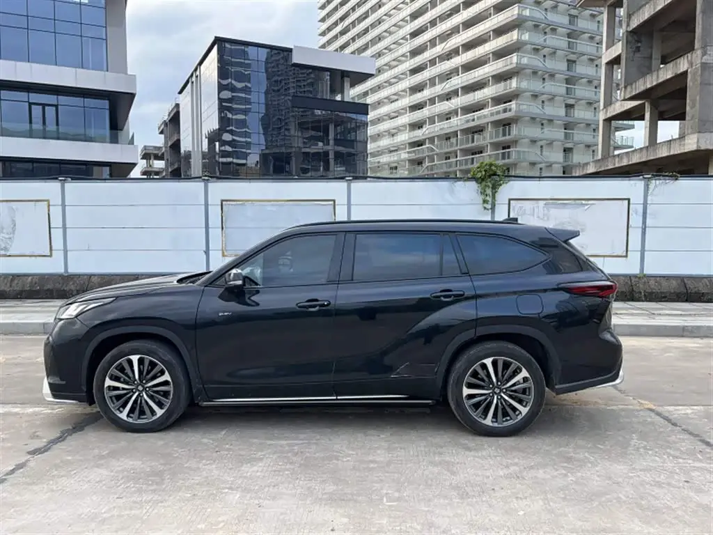 Toyota Crown Kluger 2024 — Şəkil 2/9