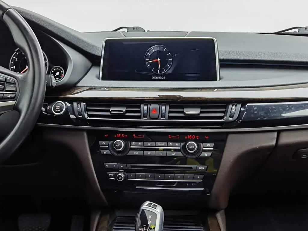 BMW X5 2017 — Şəkil 12/20