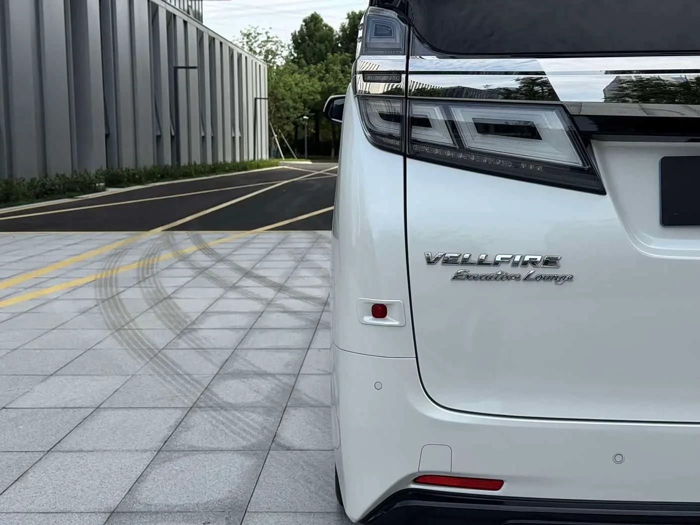 Toyota Vellfire 2021 — Photo 9/20