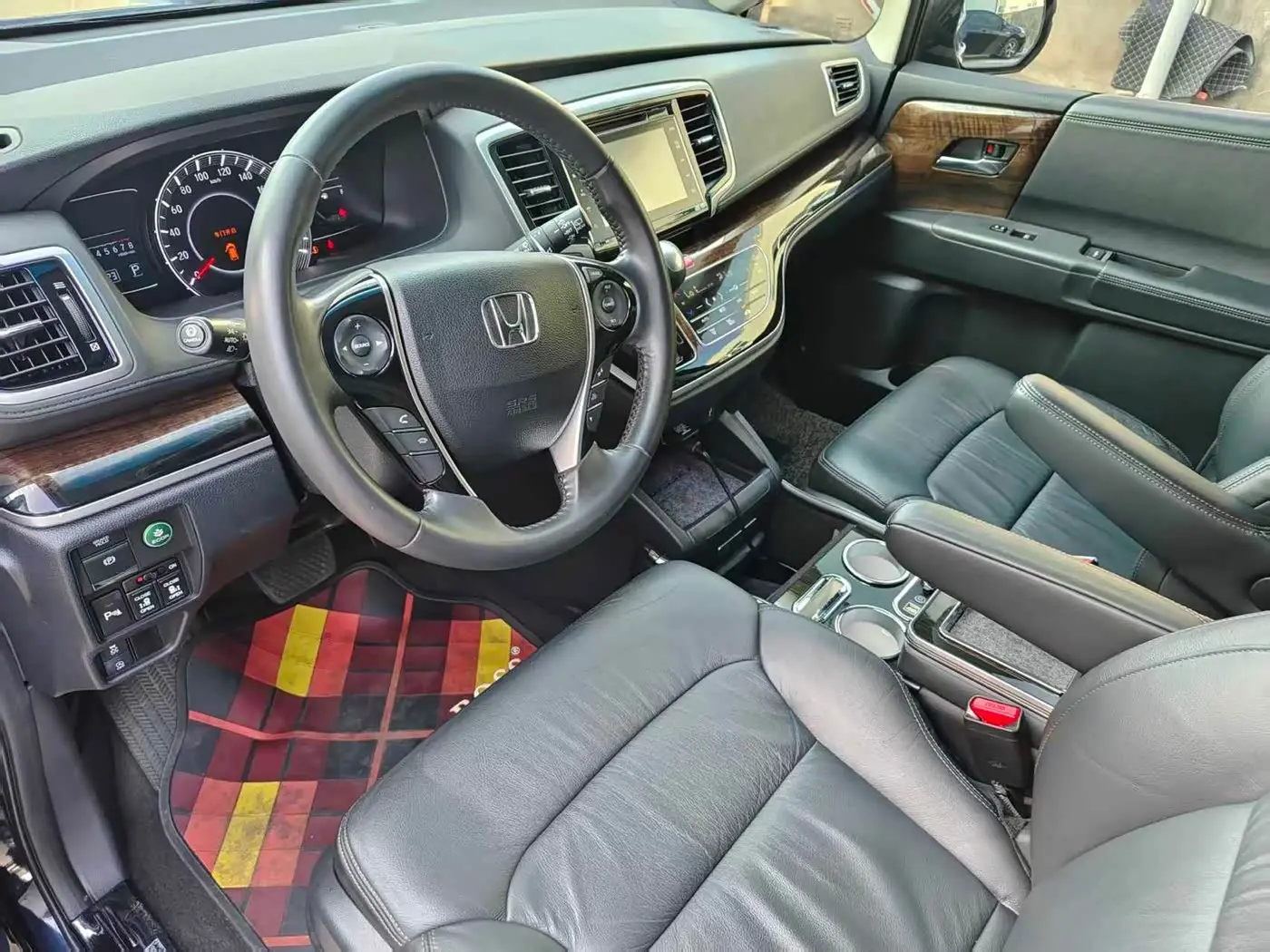 Honda Odyssey 2017 — Şəkil 10/18