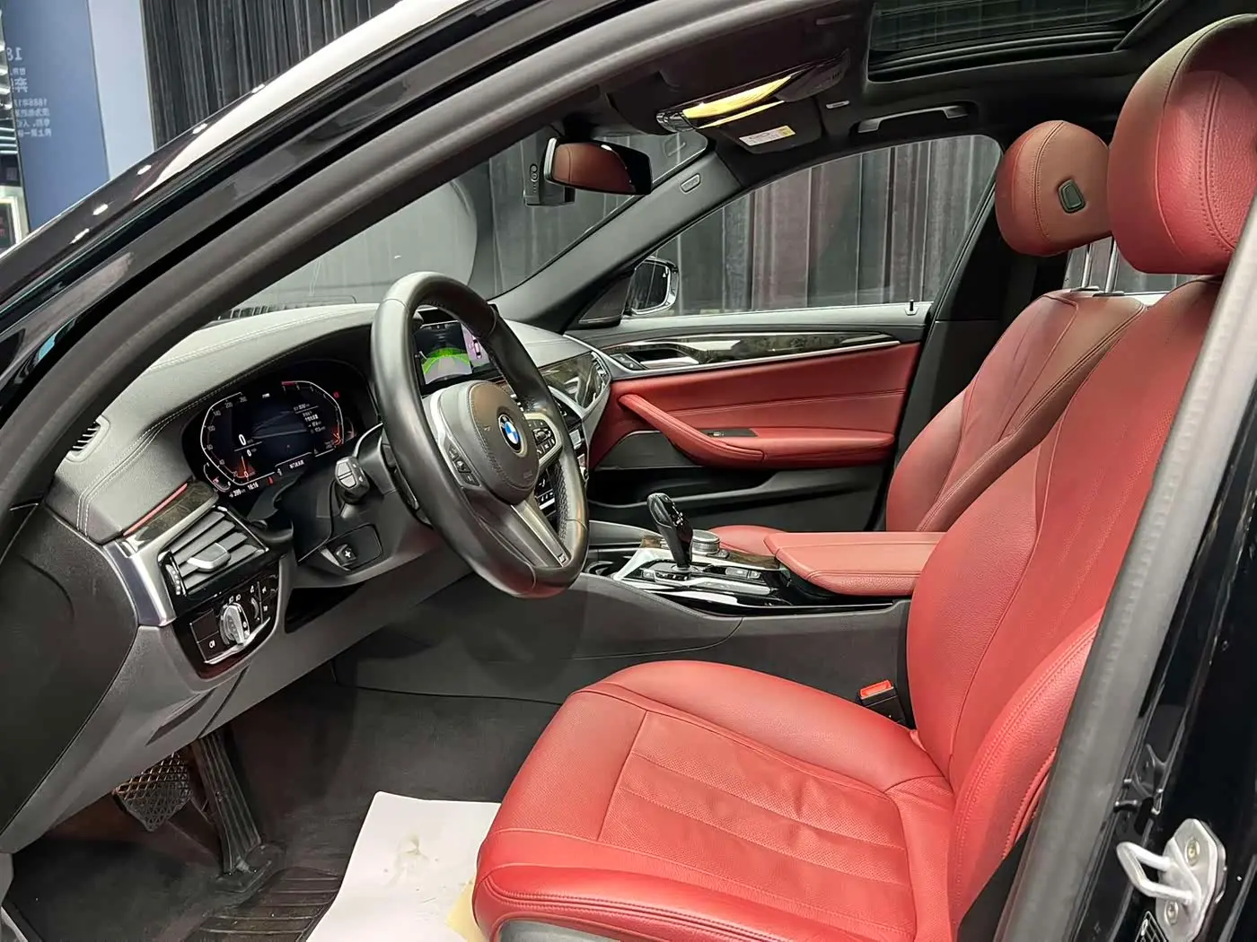 BMW 5 Series 2020 — Photo 15/18