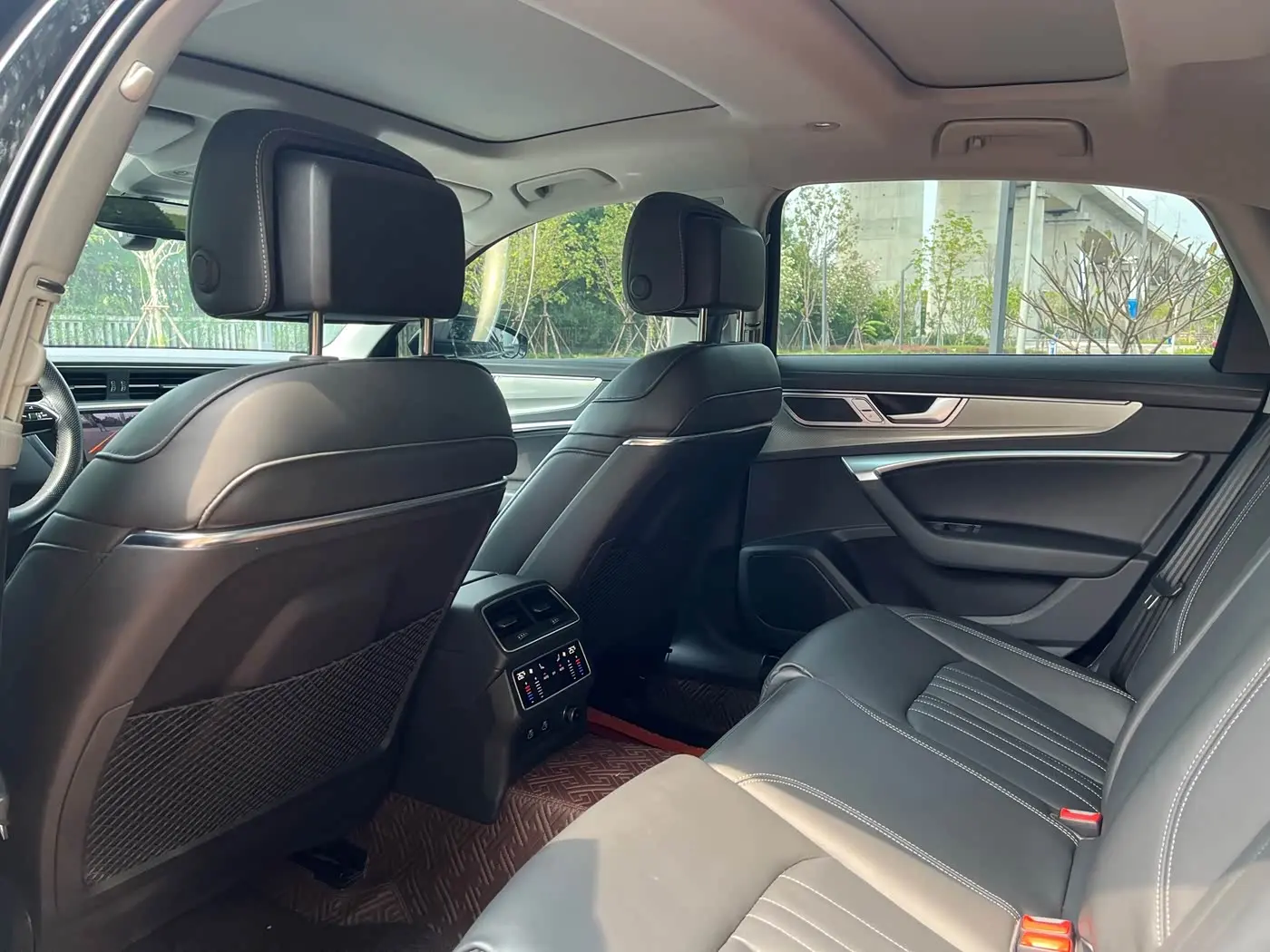 Audi A6L 2024 — Photo 6/9