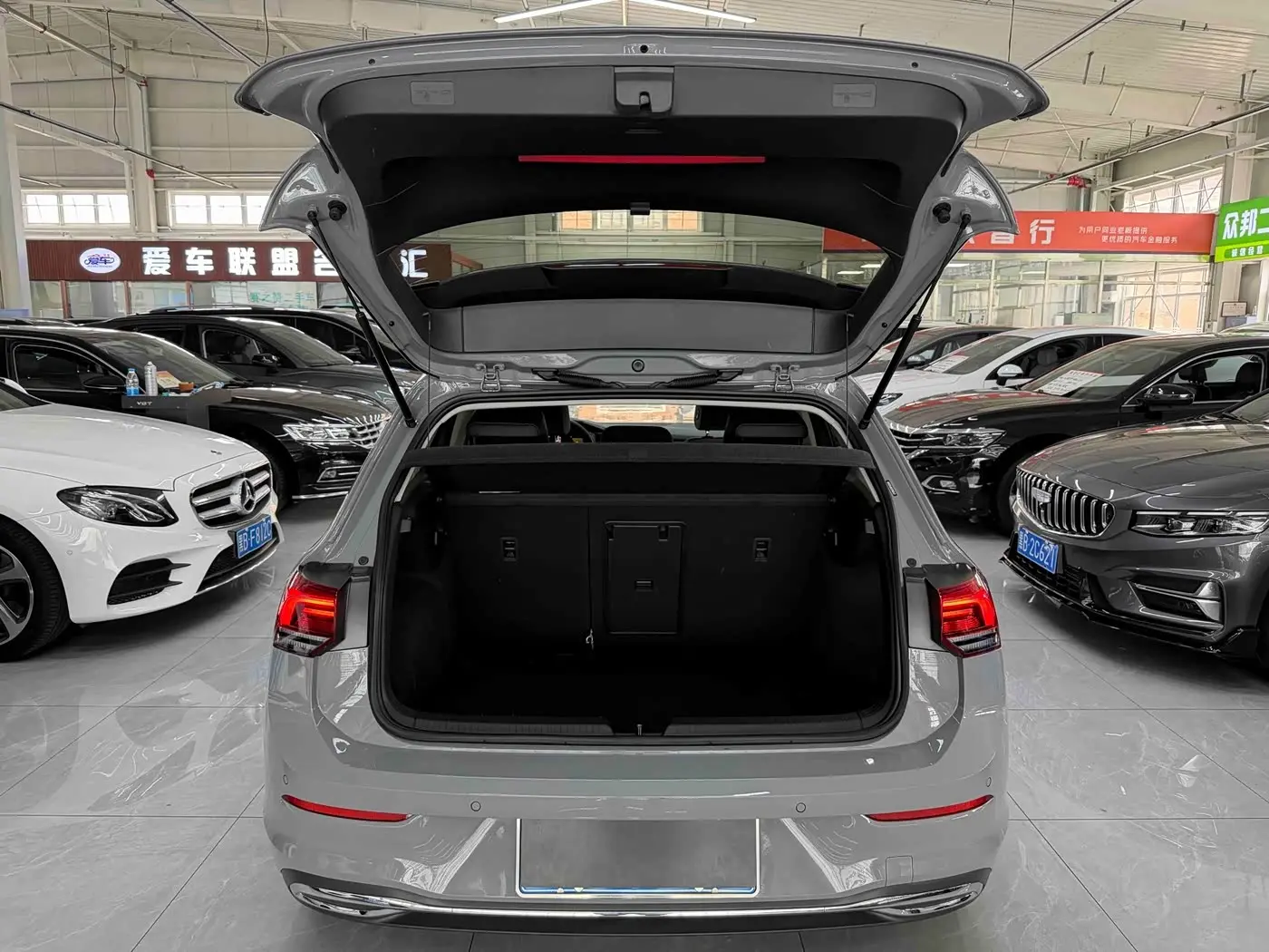 Volkswagen Golf 2023 — Photo 19/20