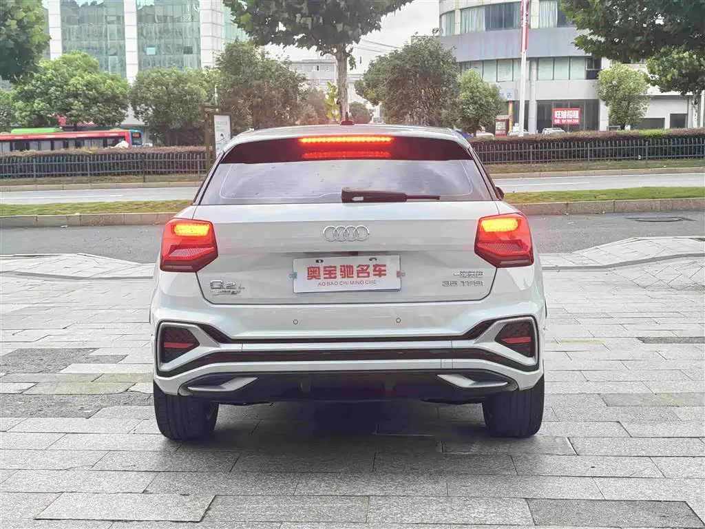Audi Q2L 2024 — Фото 8/14