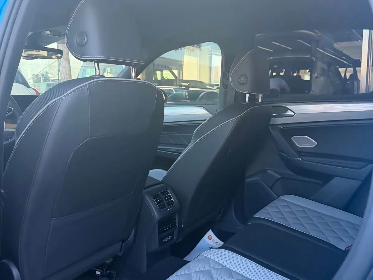 Volkswagen Tayron X 2023 — Şəkil 11/19