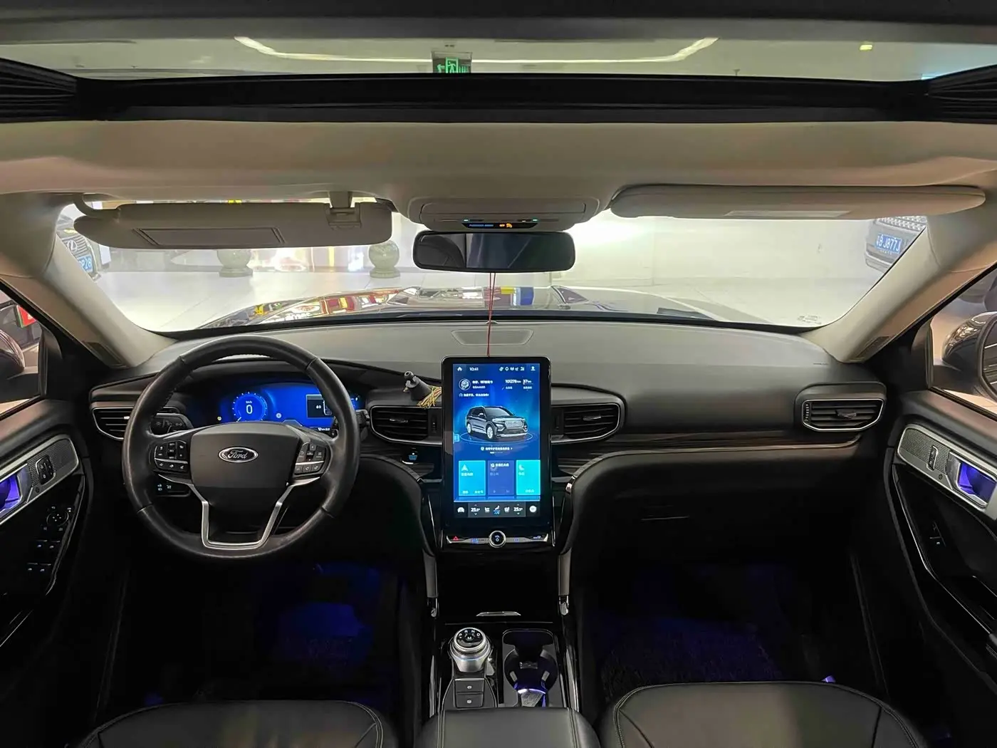 Ford Explorer 2020 — Photo 9/17
