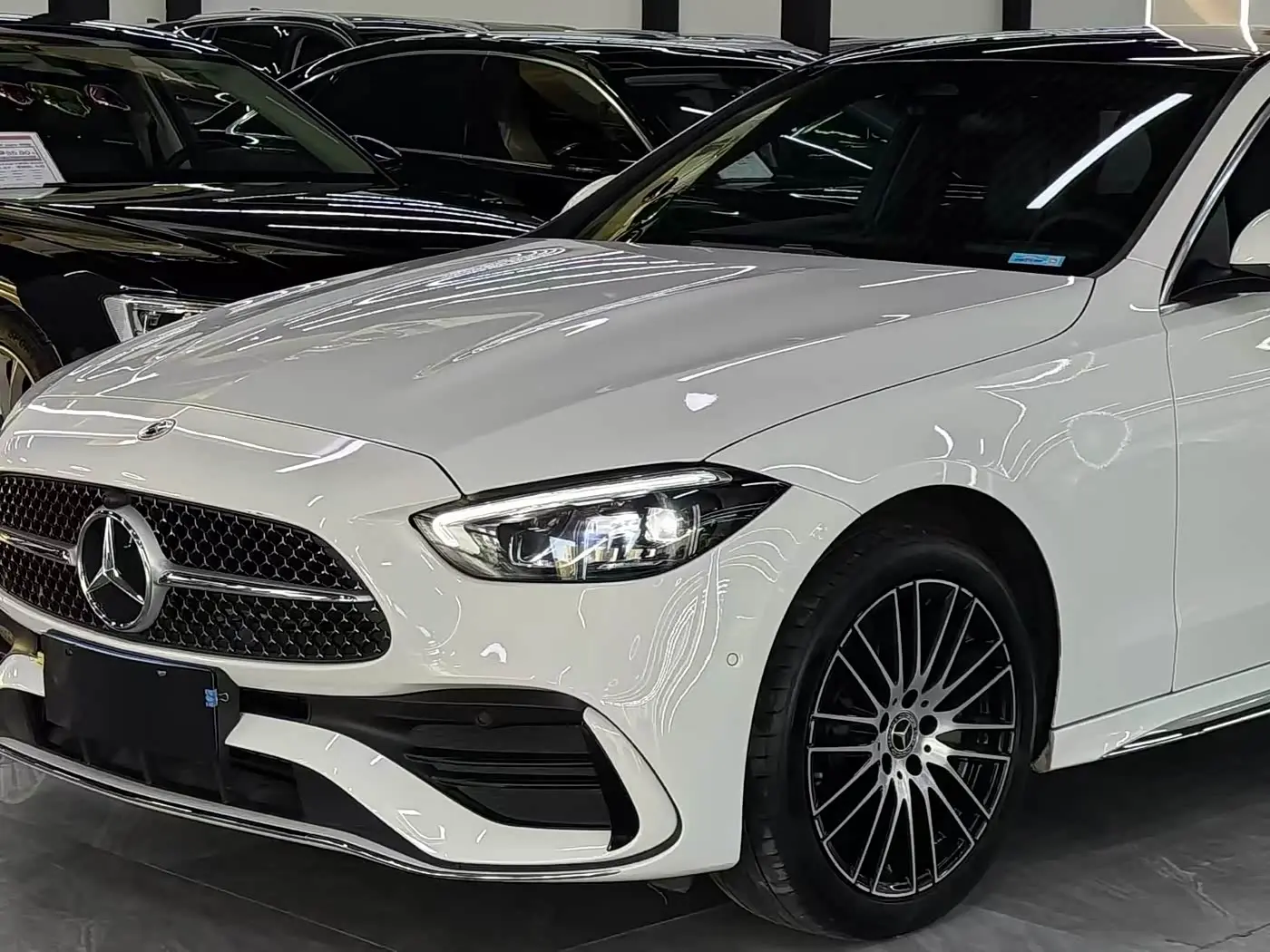 Mercedes-Benz C-Class 2025 — Фото 1/4