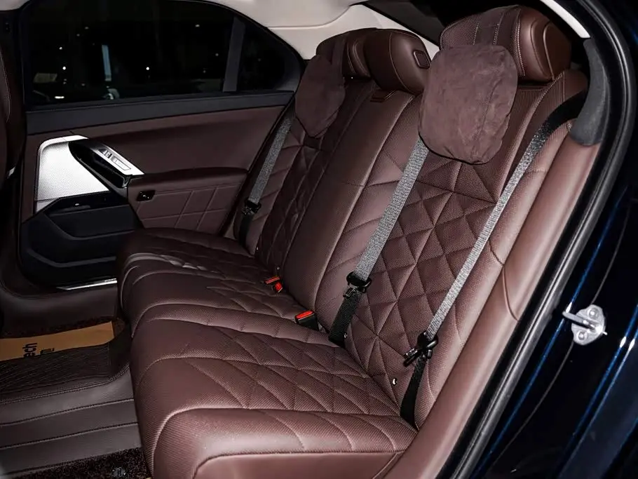 BMW 7 Series 2025 — Photo 19/20