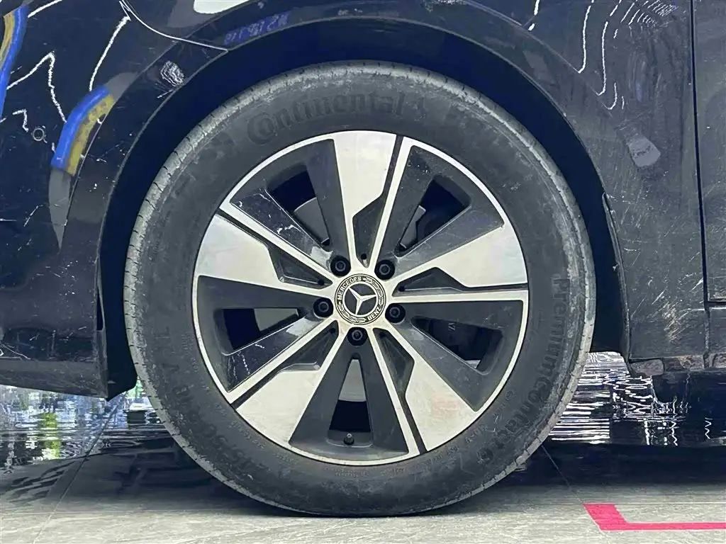 Mercedes-Benz V-Class 2023 — Photo 4/20