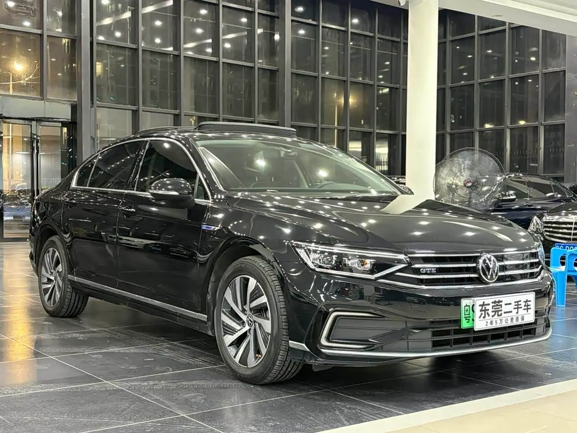 Volkswagen Magotan GTE Plug-in Hybrid 2021 — Photo 3/14